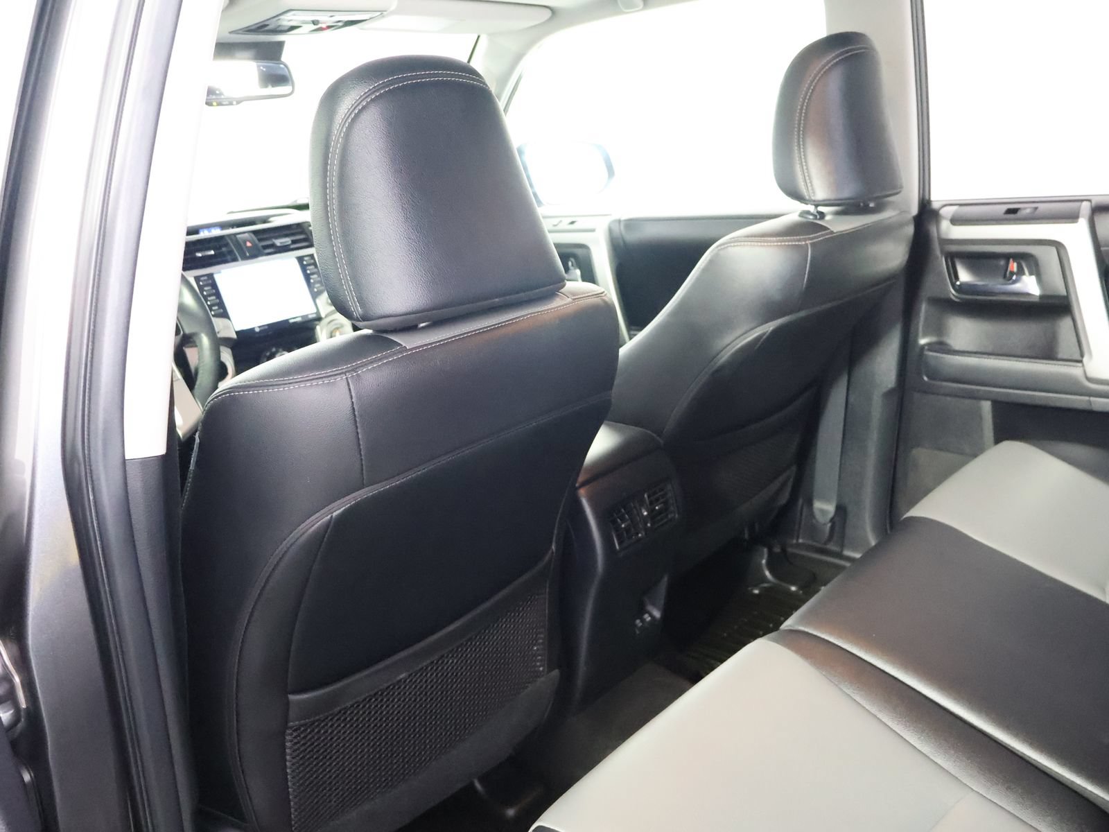 Used 2020 Toyota 4Runner SR5 Premium w/ Moonroof Package AWD/4WD image 47