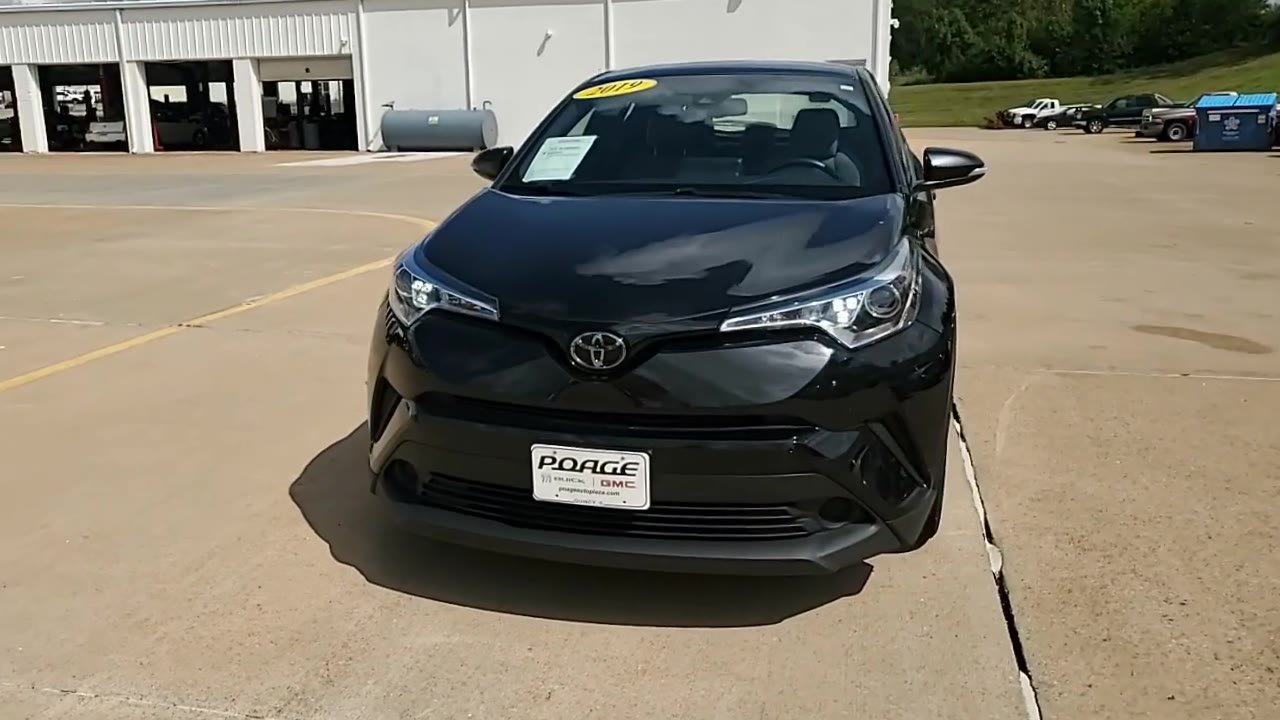Used 2019 Toyota C-HR XLE FWD image 3
