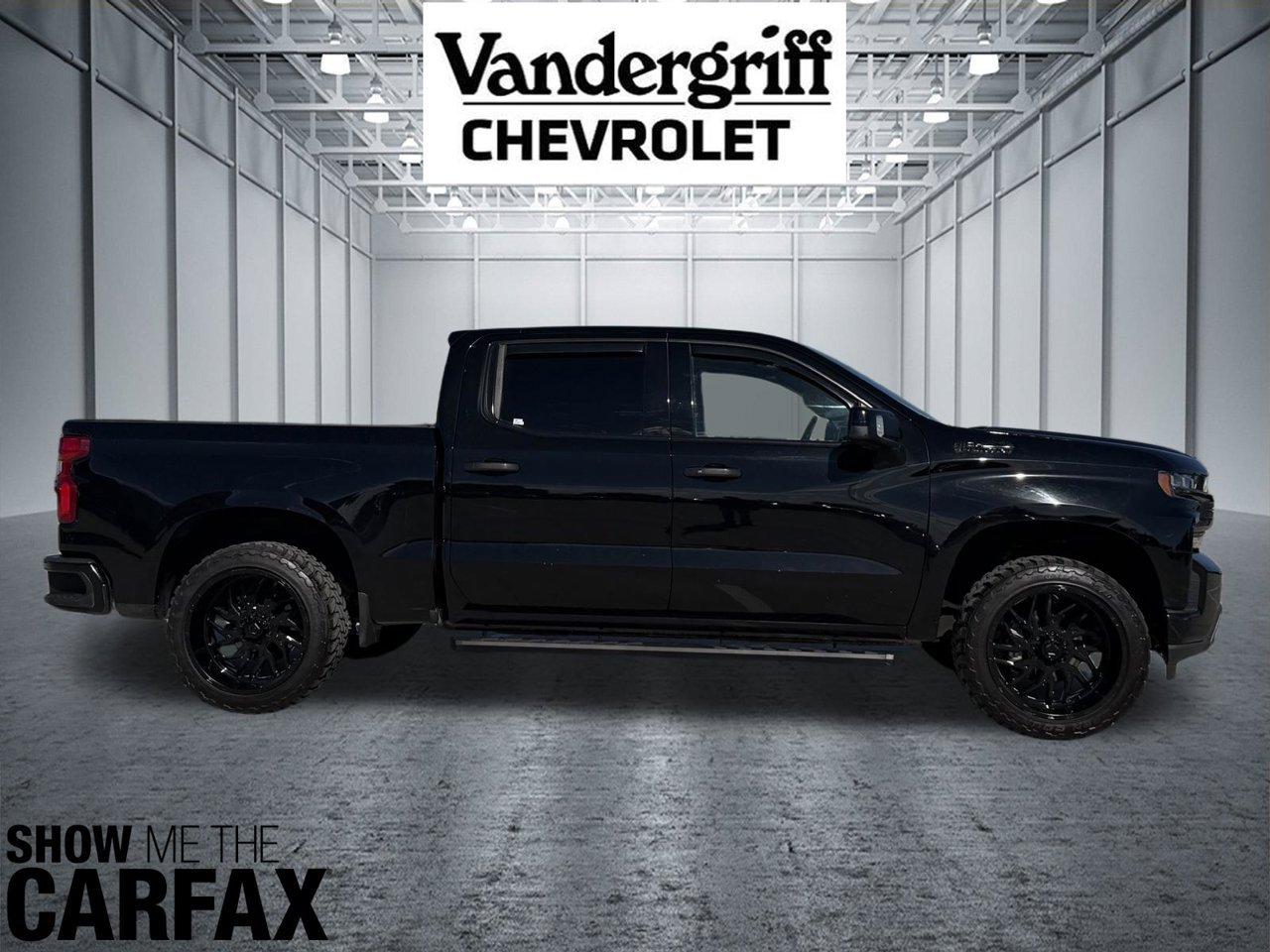 Used 2020 Chevrolet Silverado 1500 High Country w/ Technology Package AWD/4WD image 3