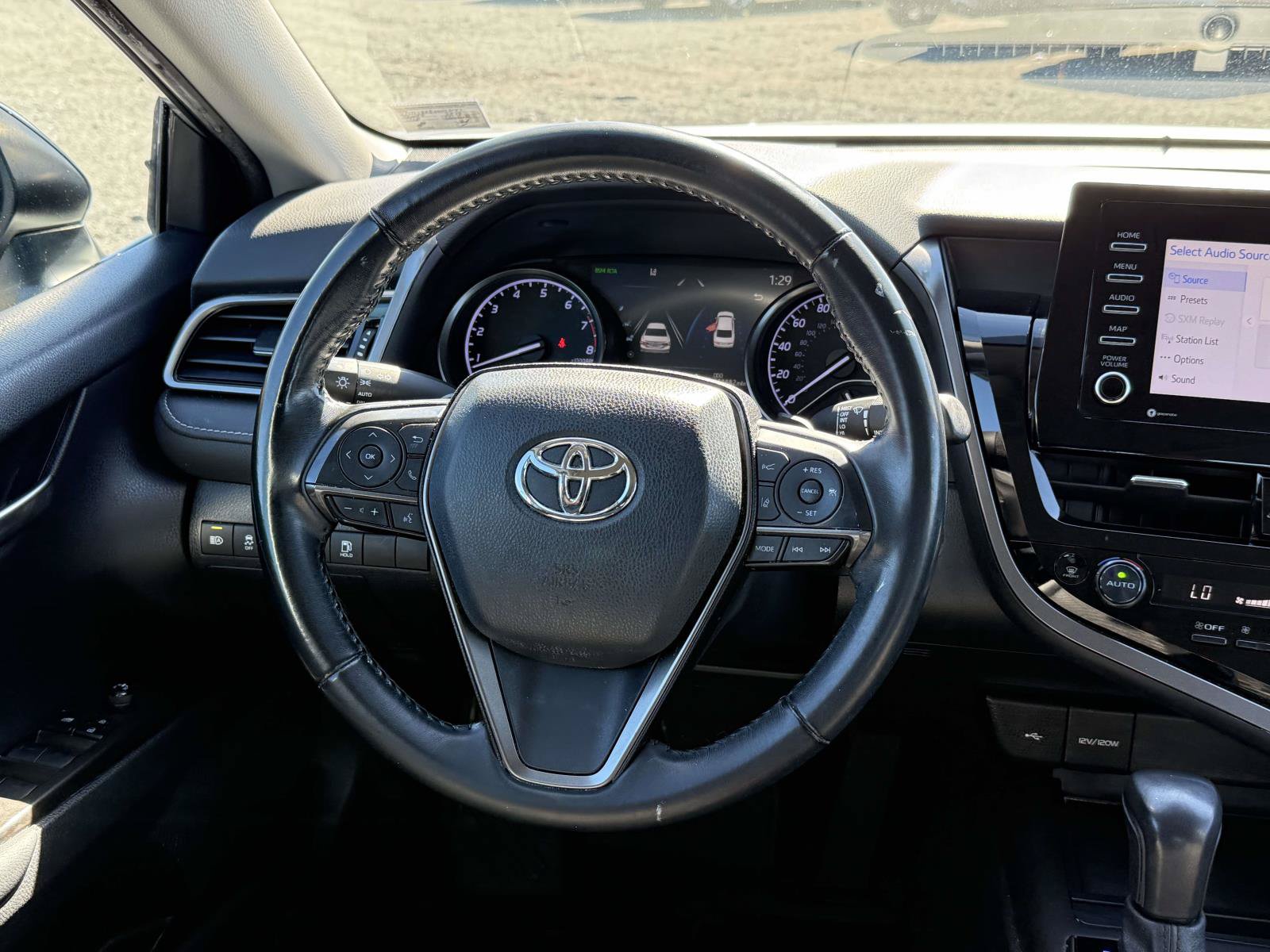 Used 2022 Toyota Camry SE w/ Convenience Package AWD/4WD image 9