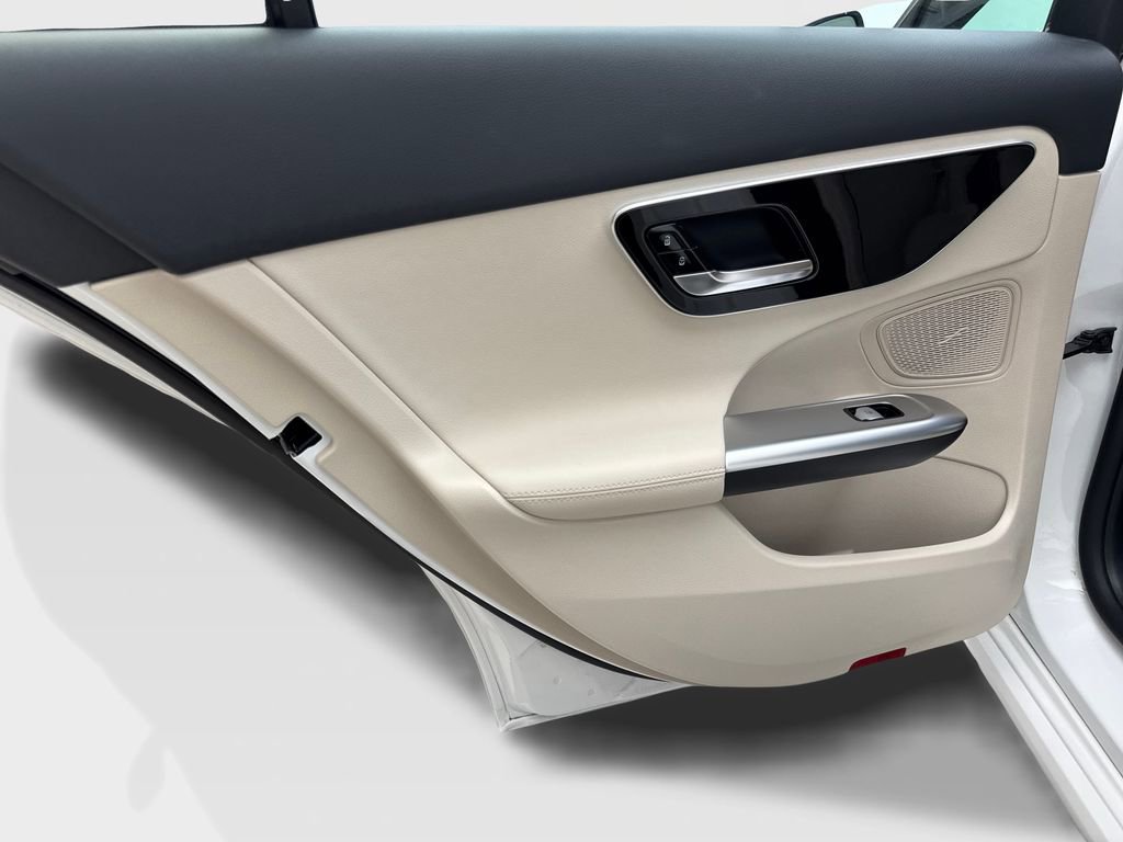 Used 2025 Mercedes-Benz C 300 Sedan image 34