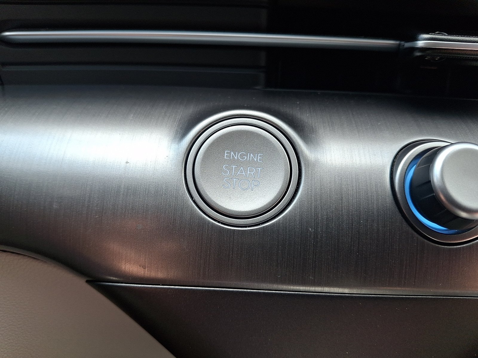 Certified 2025 Hyundai Kona SE AWD/4WD image 23