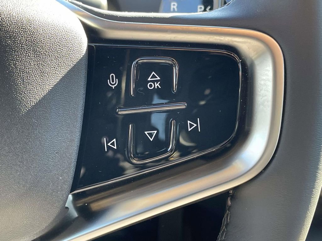 Certified 2025 Volvo EX30 Plus w/ Protection Package Premier image 10