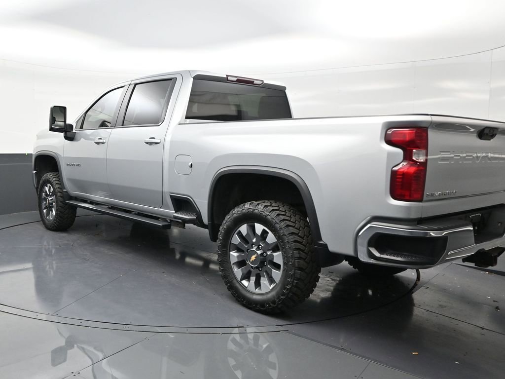 Used 2022 Chevrolet Silverado 2500 LT w/ Convenience Package AWD/4WD image 3