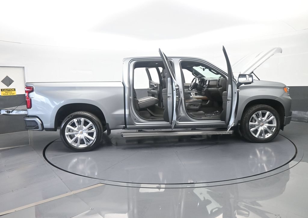 Used 2024 Chevrolet Silverado 1500 High Country w/ Technology Package AWD/4WD image 83