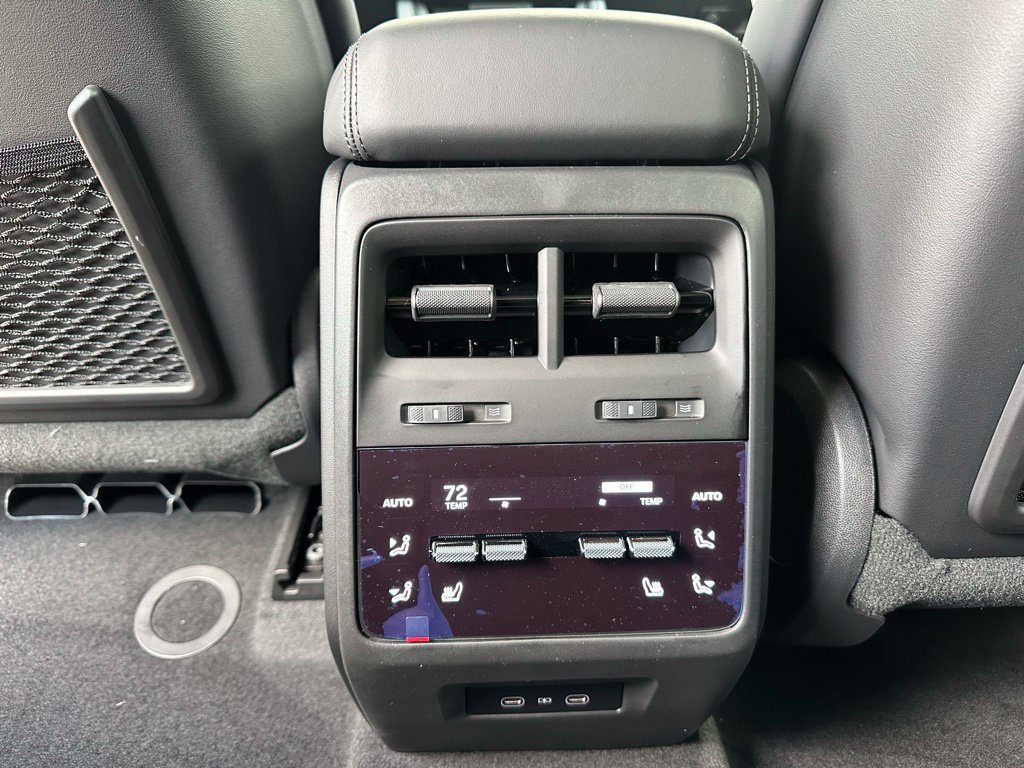 Used 2026 Porsche Macan Electric RWD image 40