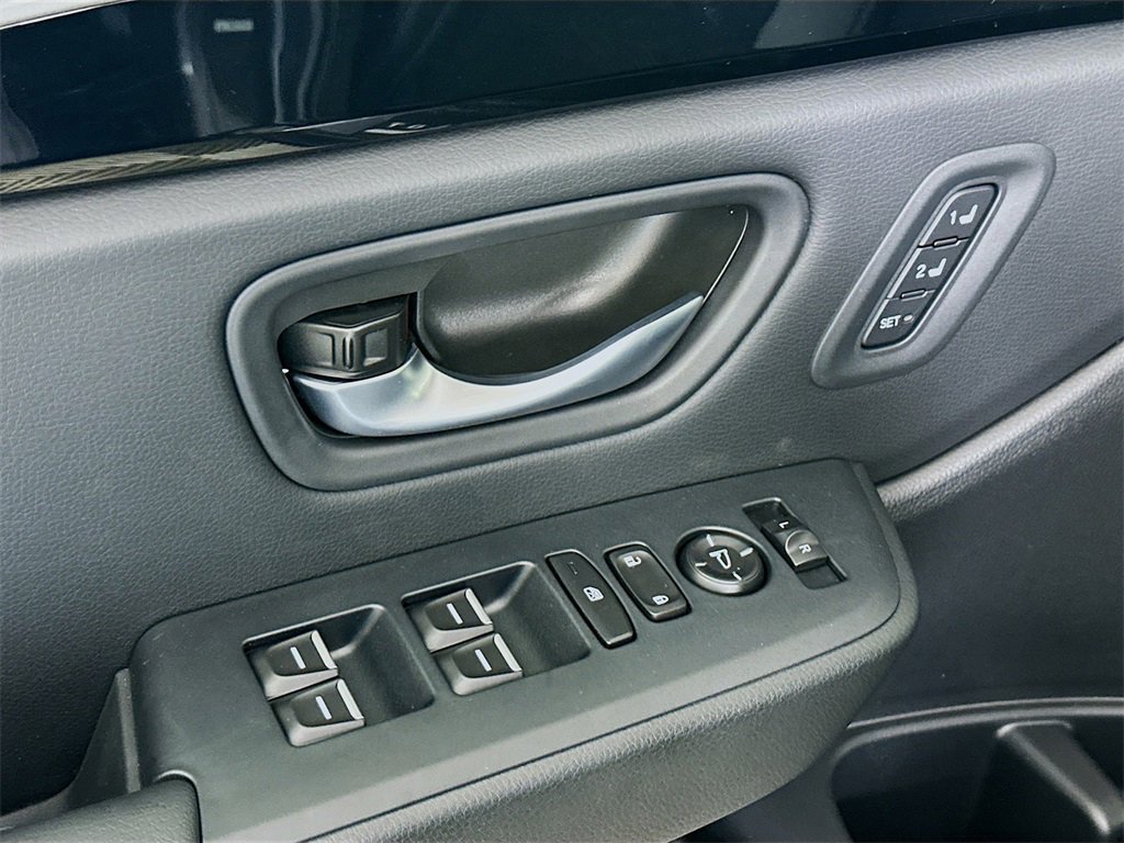 New 2025 Honda Pilot EX-L image 21