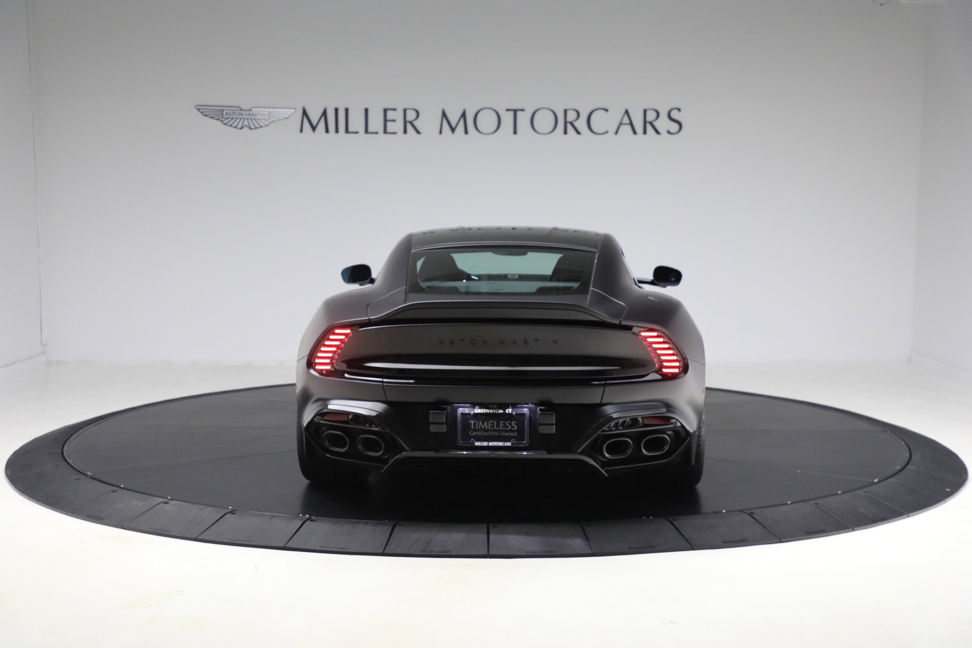 Used 2025 Aston Martin Vanquish image 6