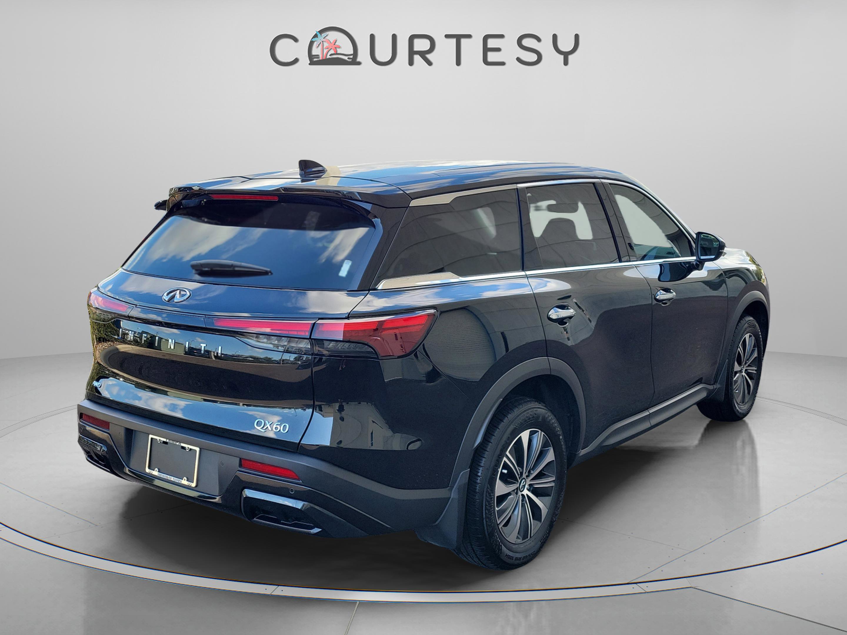 Certified 2025 INFINITI QX60 Pure image 4