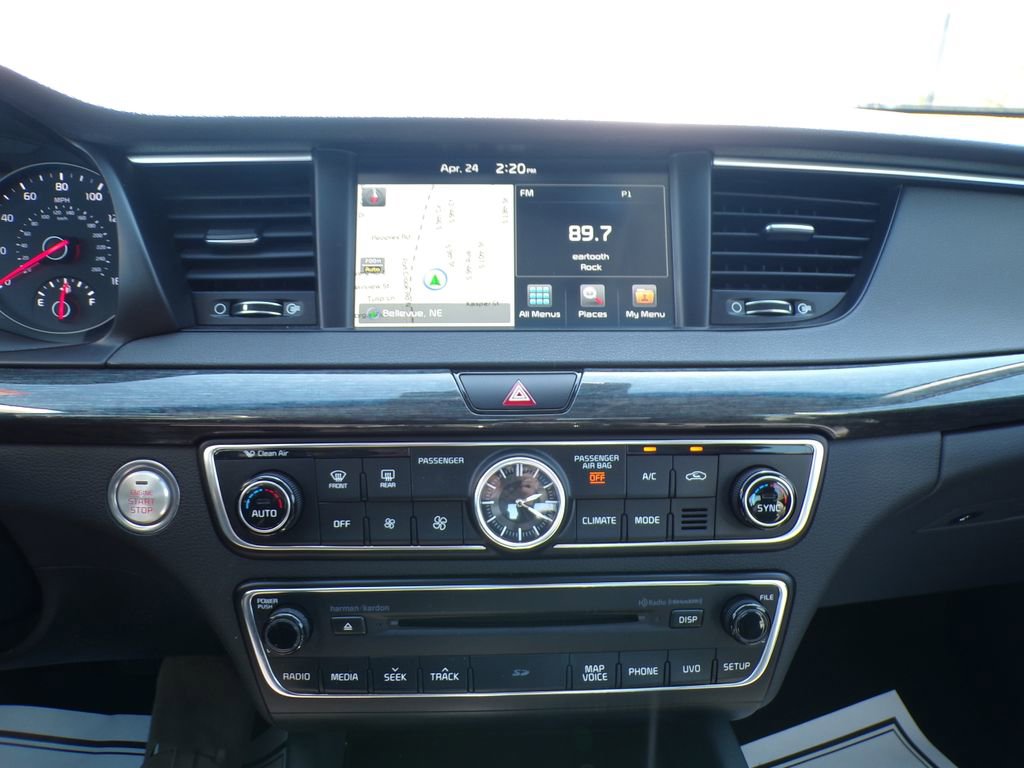 Used 2017 Kia Cadenza Limited FWD image 24
