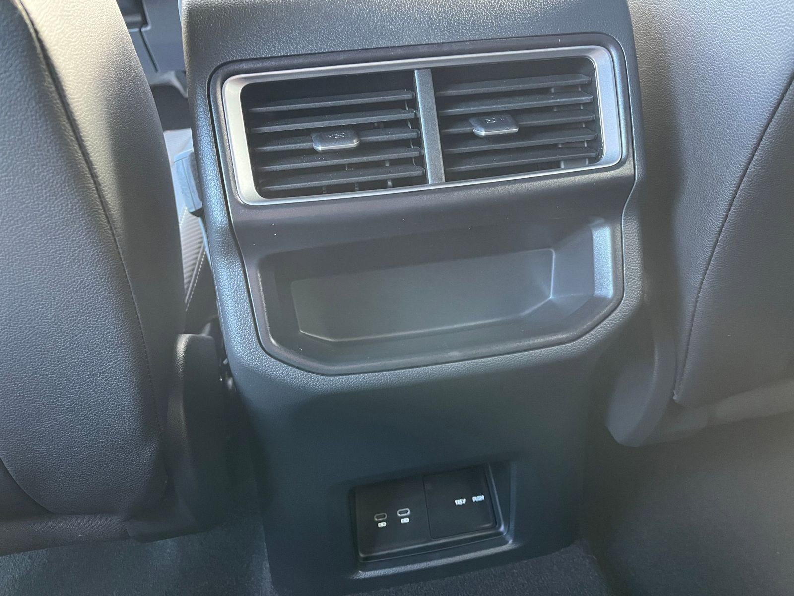 Used 2025 Volkswagen Atlas Cross Sport SE image 24