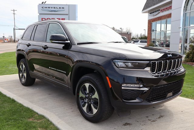 New 2025 Jeep Grand Cherokee Limited 4xe image 2