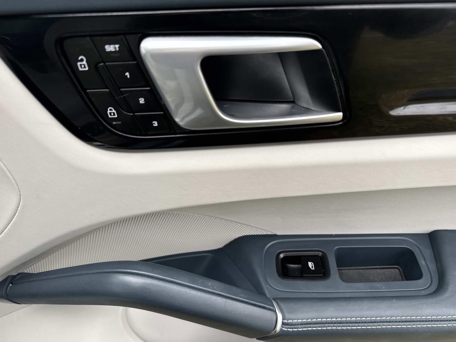 Used 2021 Porsche Cayenne S image 15