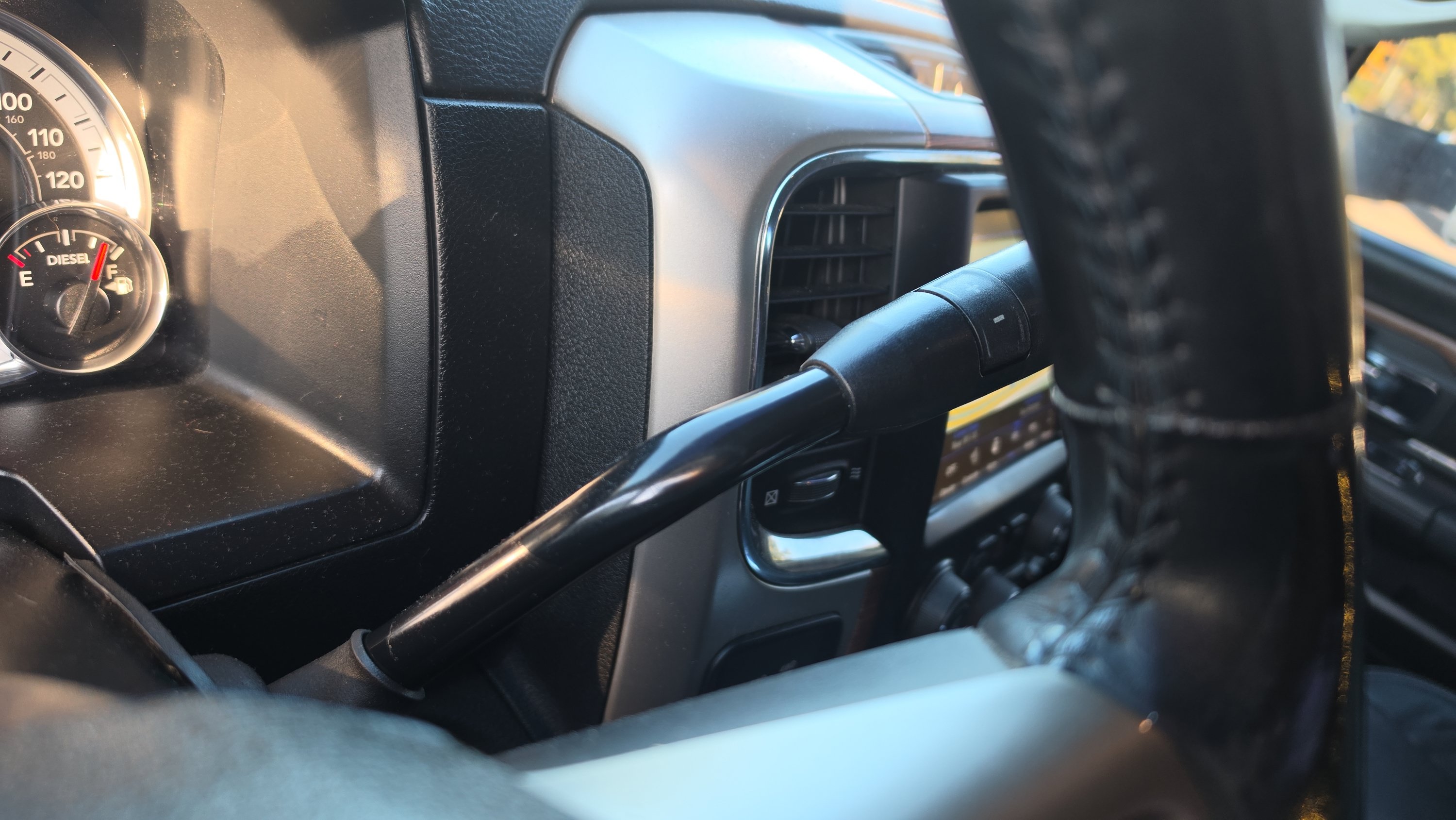 Used 2018 RAM 2500 Laramie w/ Convenience Group AWD/4WD image 20