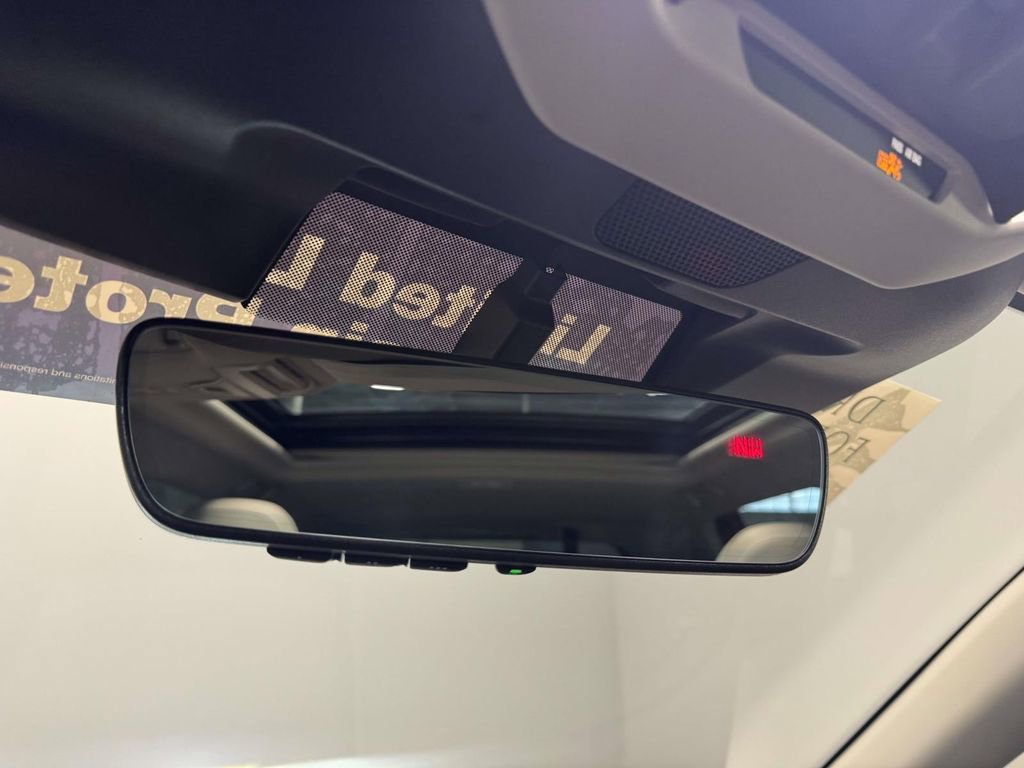 Used 2022 Subaru Forester Limited image 32