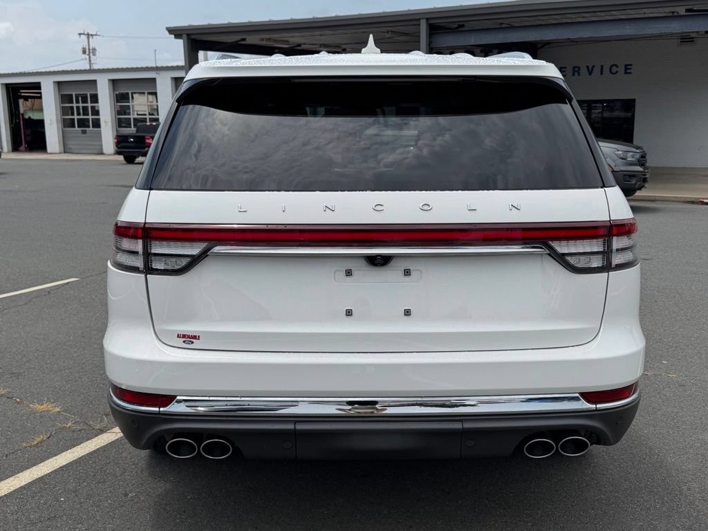 Used 2022 Lincoln Aviator Reserve w/ Equipment Group 201A AWD/4WD image 4