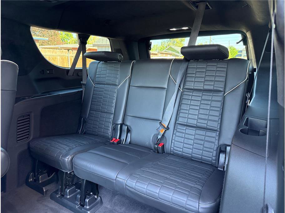 Used 2023 Cadillac Escalade ESV Sport Platinum w/ LPO, ONYX Package AWD/4WD image 35