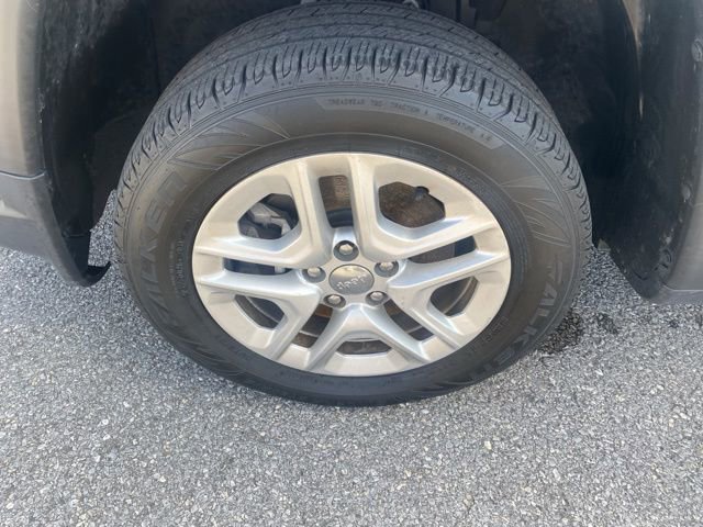 Used 2018 Jeep Compass Sport image 10