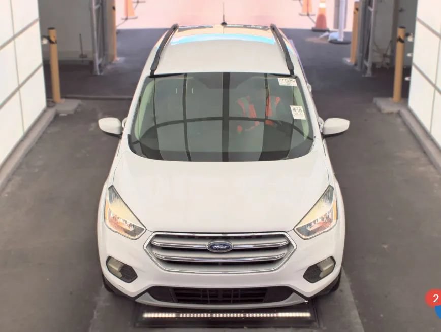 Used 2018 Ford Escape SE FWD image 3