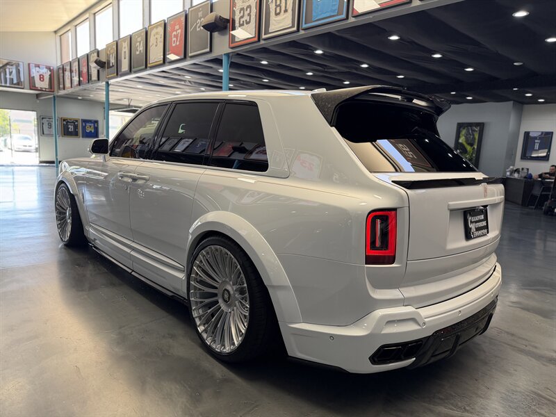 Used 2026 Rolls-Royce Cullinan AWD/4WD image 9