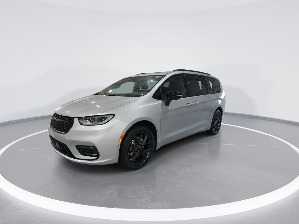 New 2026 Chrysler Pacifica Limited w/ S Appearance Package FWD image 4