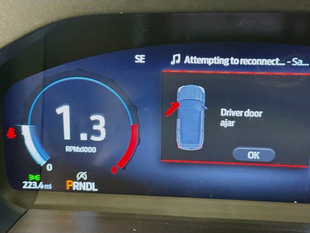 Used 2025 Ford Explorer Active w/ Active Comfort Package image 12