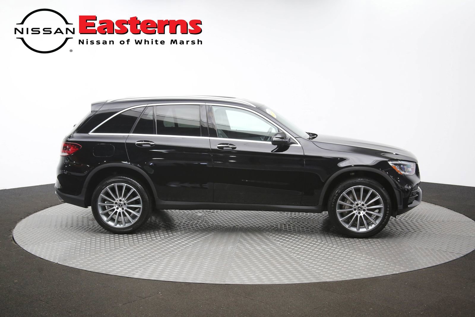 Used 2022 Mercedes-Benz GLC 300 4MATIC w/ AMG Line image 47