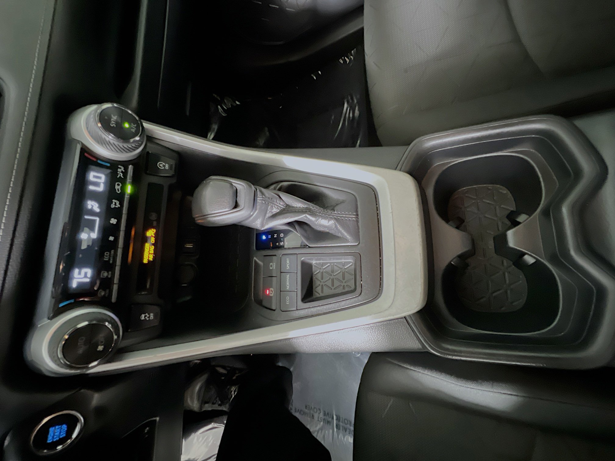 Used 2020 Toyota RAV4 XLE w/ Convenience Package image 25