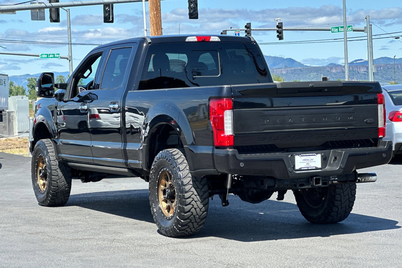 Used 2019 Ford F250 Platinum w/ Platinum Ultimate Package AWD/4WD image 6