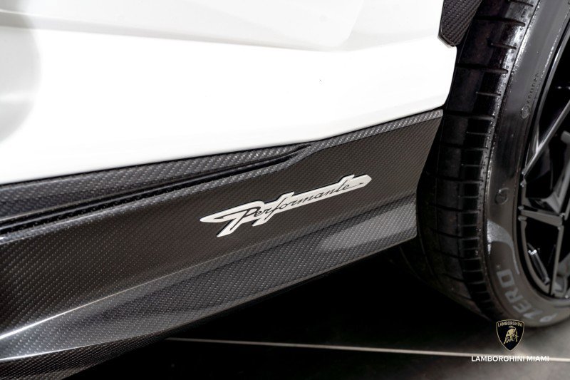 Used 2023 Lamborghini Urus Performante image 14