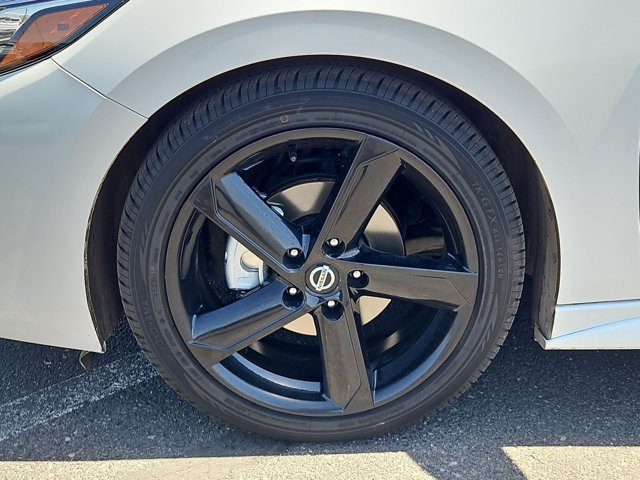 Used 2022 Nissan Sentra SR FWD image 30