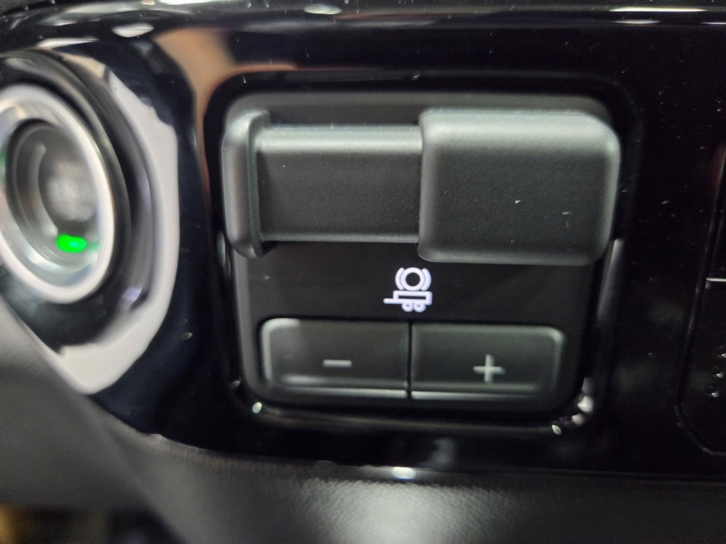 Used 2024 GMC Sierra 1500 Elevation w/ Elevation Premium Package AWD/4WD image 43