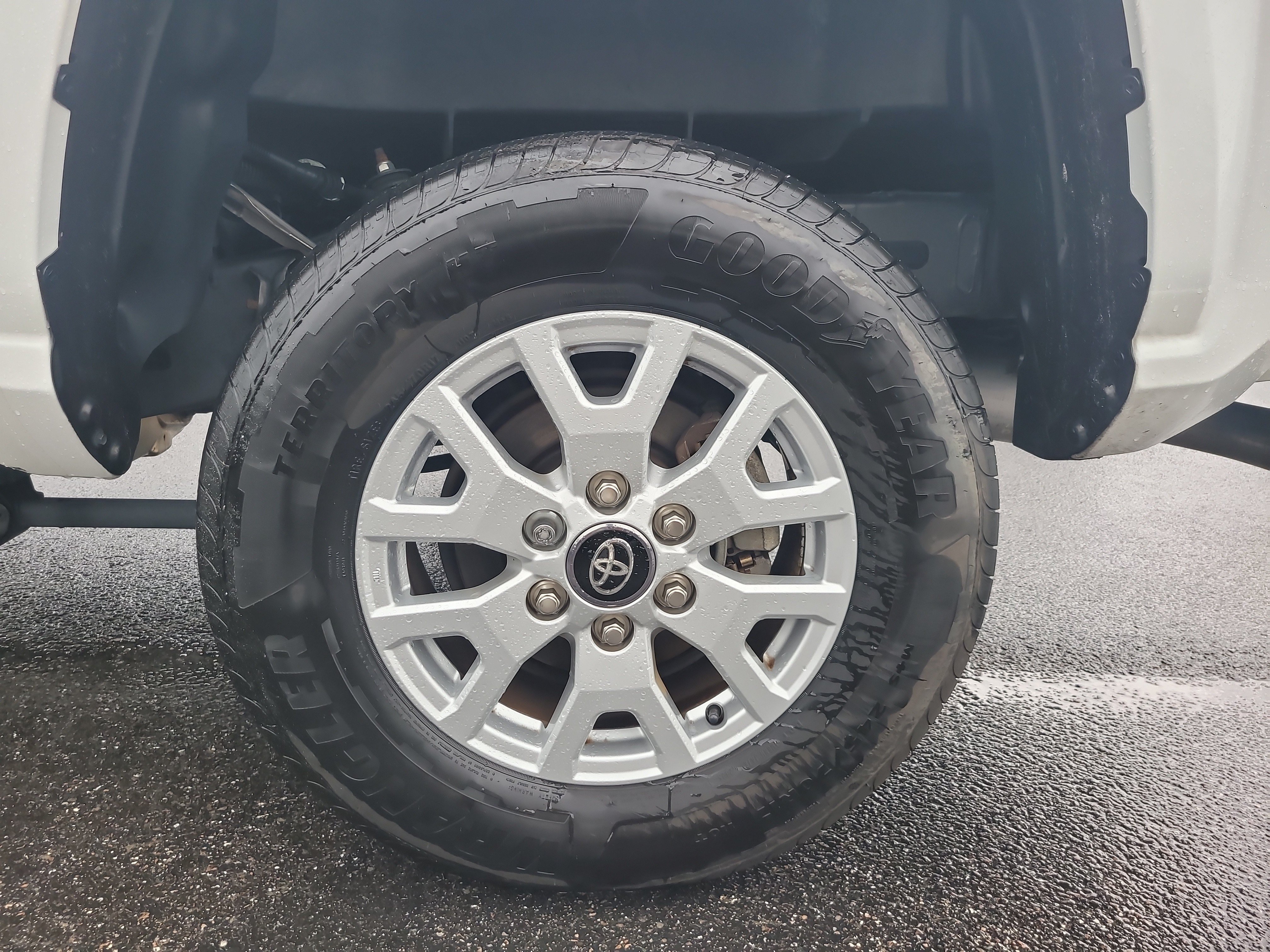 Used 2025 Toyota Tacoma SR5 RWD image 9