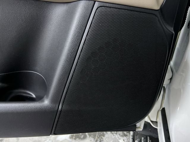 Used 2024 Nissan Armada SL w/ Captain's Chairs Package AWD/4WD image 25