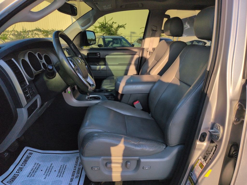 Used 2014 Toyota Sequoia SR5 w/ Premium Package AWD/4WD image 10