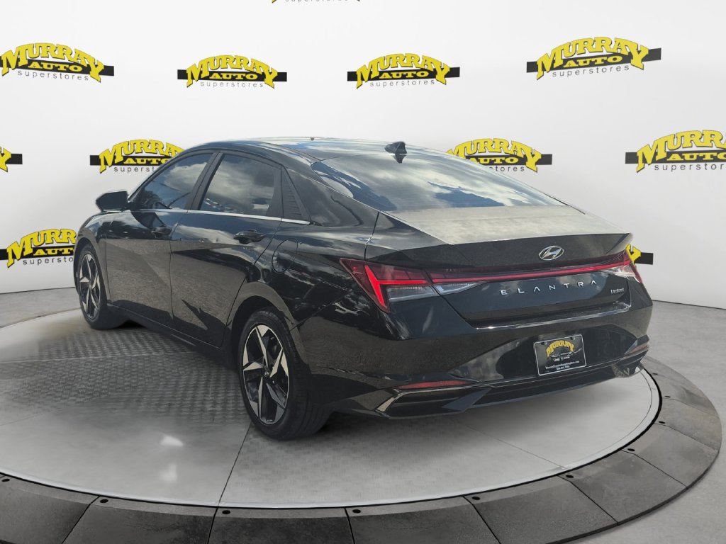 Used 2022 Hyundai Elantra Limited FWD image 3