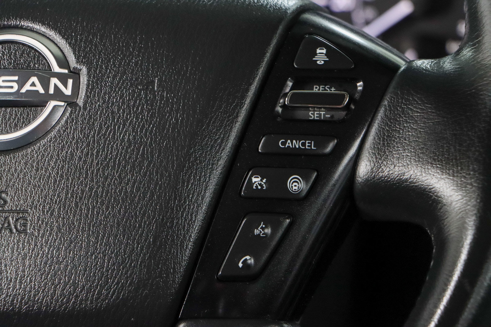 Used 2022 Nissan Armada SV w/ SV Appearance Package RWD image 15