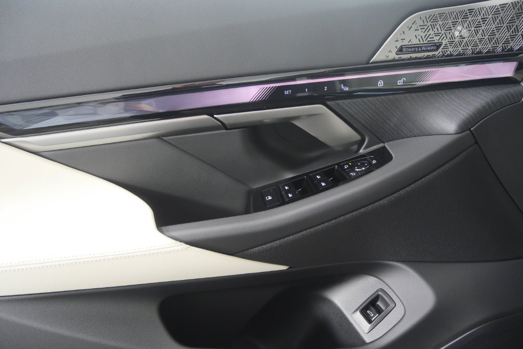 New 2027 BMW 530i w/ M Sport Package RWD image 8