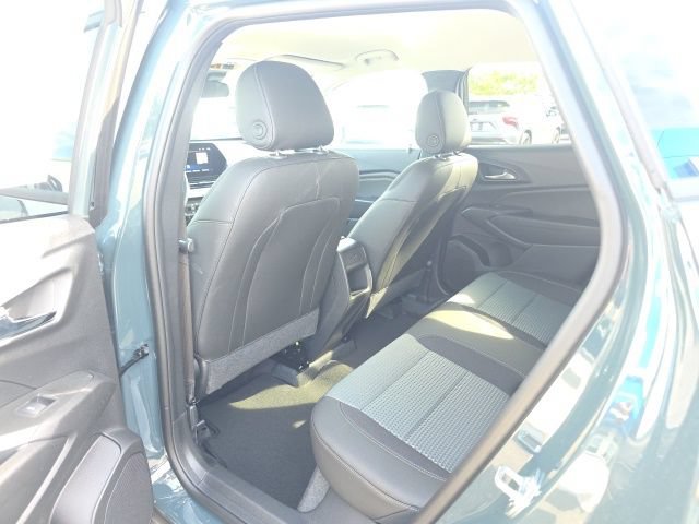 New 2026 Chevrolet Trax LT w/ Driver Confidence Package FWD image 28