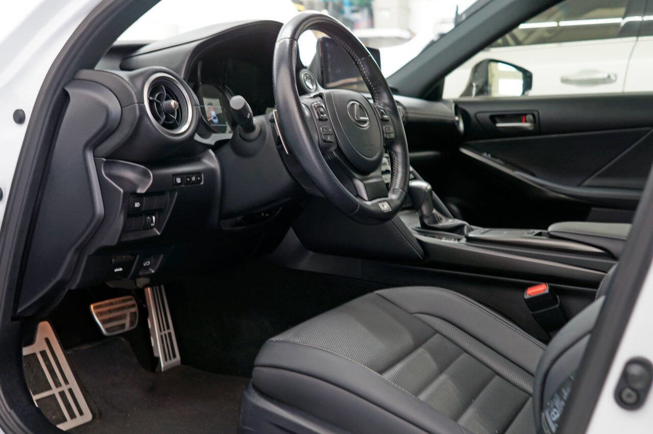 Used 2021 Lexus IS 350 F Sport w/ Navigation Package RWD image 17