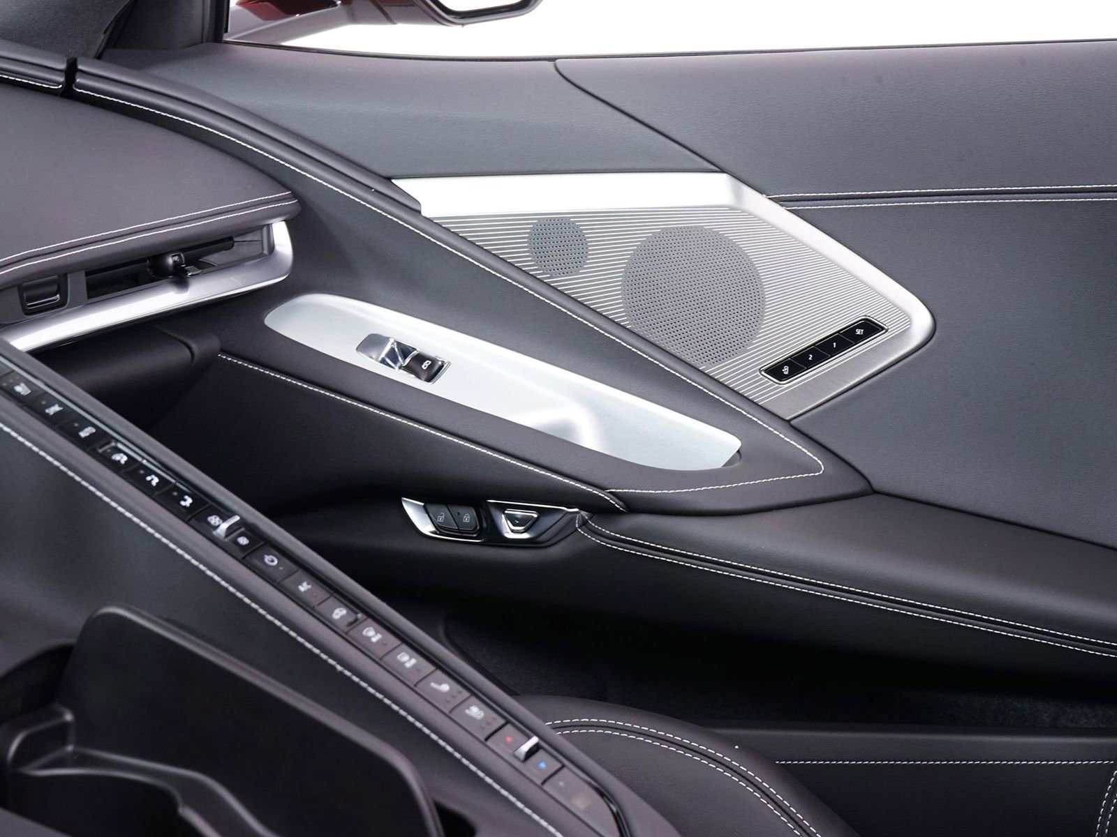 Used 2025 Chevrolet Corvette E-Ray w/ Chrome Exterior Badge Package image 24