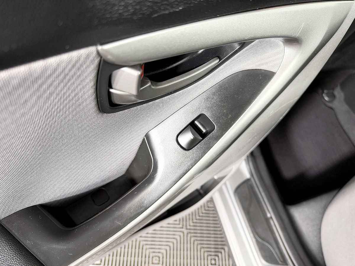 Used 2013 Hyundai Elantra GLS w/ Preferred Pkg FWD image 31