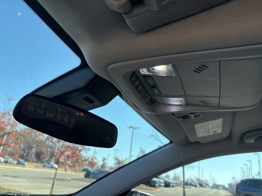 Used 2020 Chevrolet Equinox LT image 25