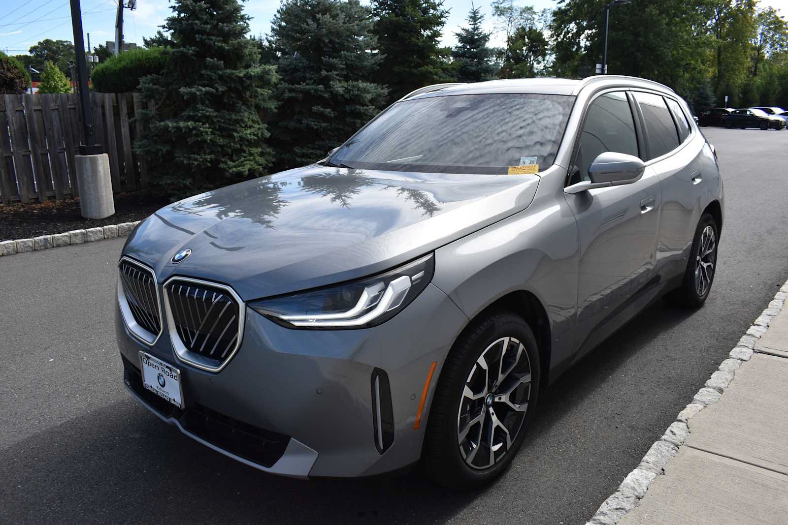 Used 2025 BMW X3 xDrive30i w/ Convenience Package AWD/4WD image 3