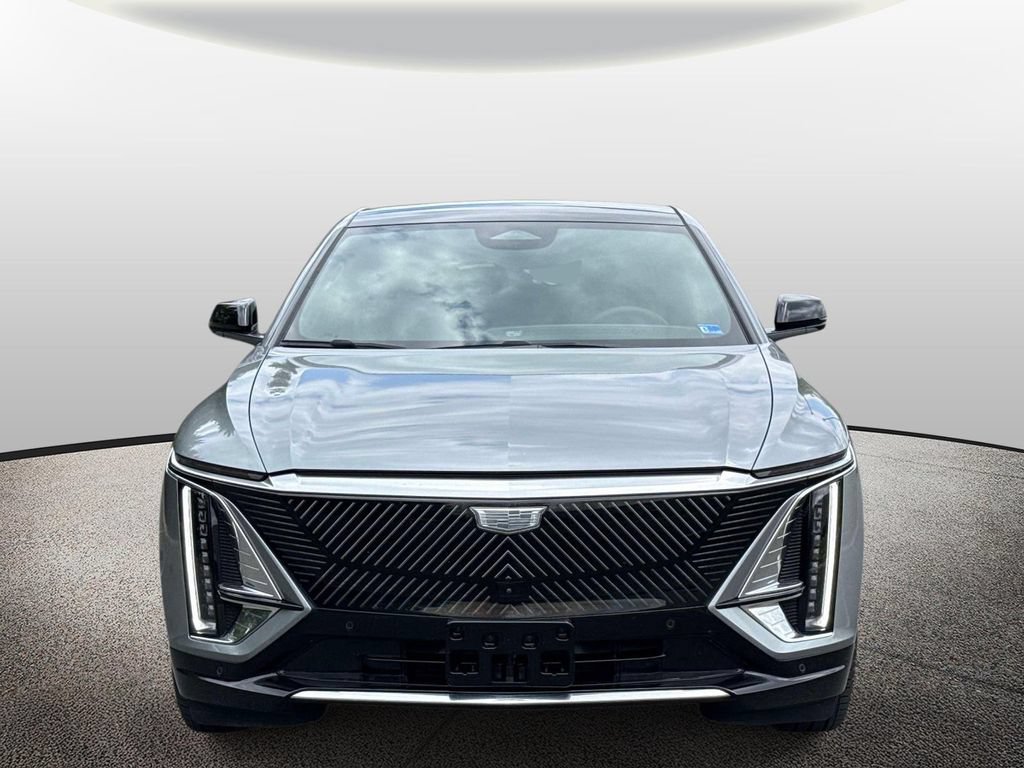 Certified 2025 Cadillac Lyriq Luxury w/ LPO, Floor Liner Package AWD/4WD image 5