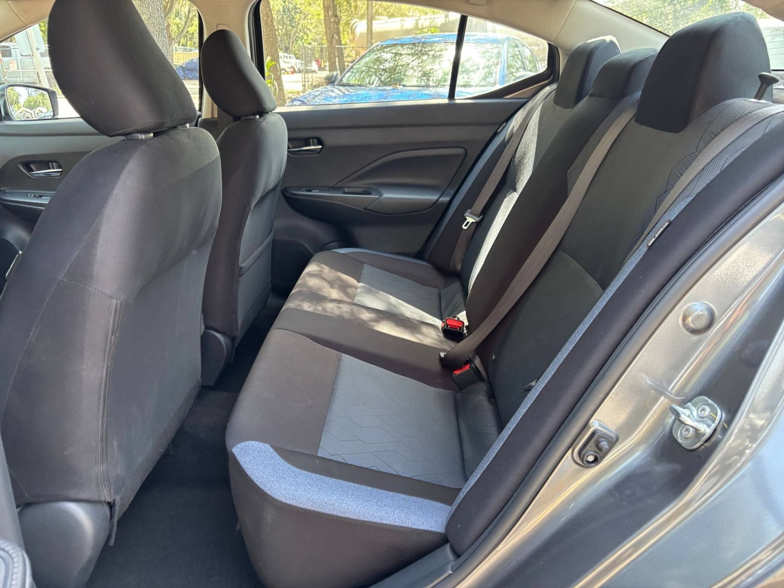 Used 2025 Nissan Versa SV FWD image 37