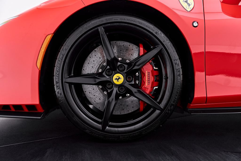 Used 2020 Ferrari F8 Tributo RWD image 3