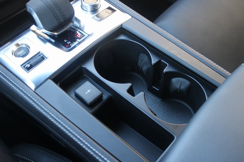 Used 2024 Jaguar F-PACE R-Dynamic S image 23