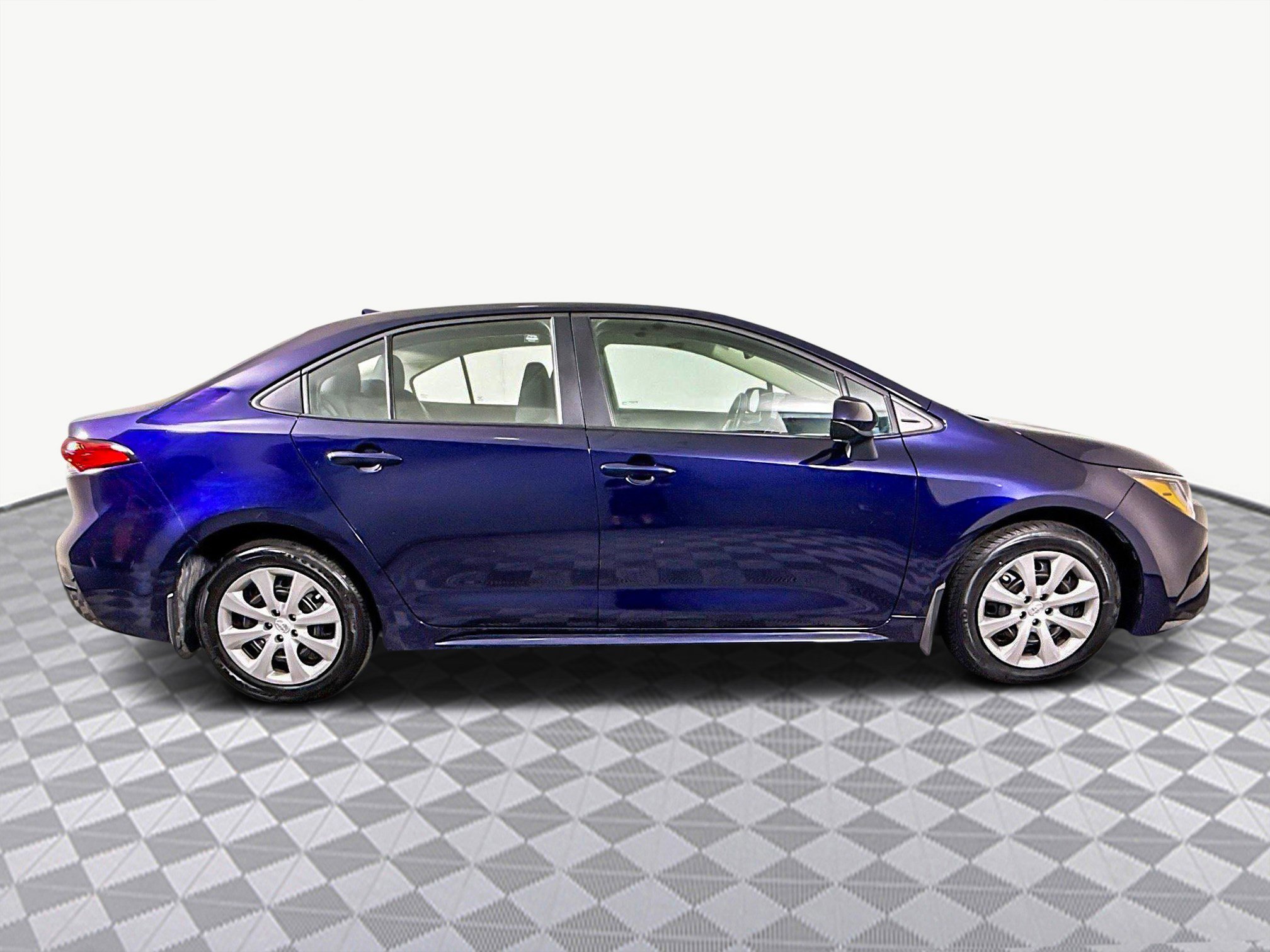 Used 2025 Toyota Corolla LE image 11