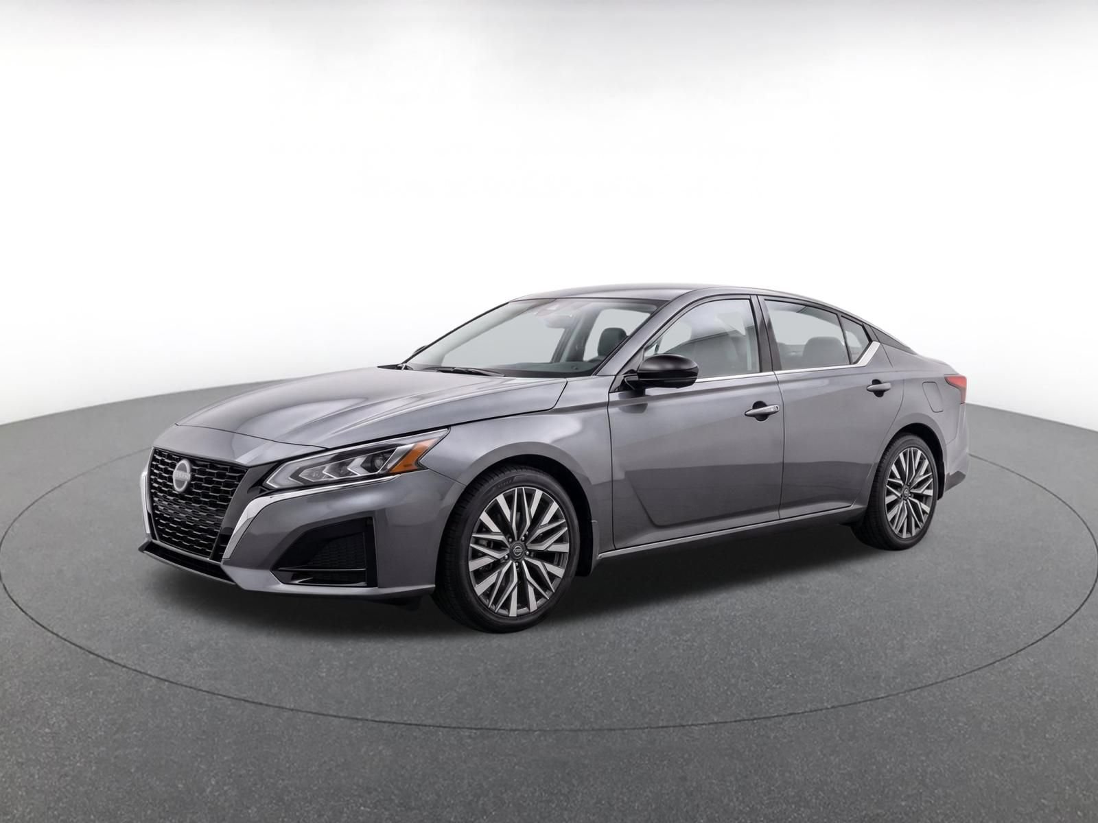 Used 2025 Nissan Altima 2.5 SV FWD image 3